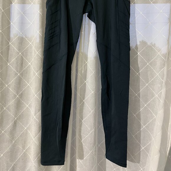 Dark blue lululemon leggings size 10 - Picture 8 of 9